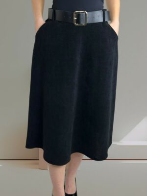 Κοτλέ Φούστα με Λεπτή Ρίγα και Κομψή Γραμμή