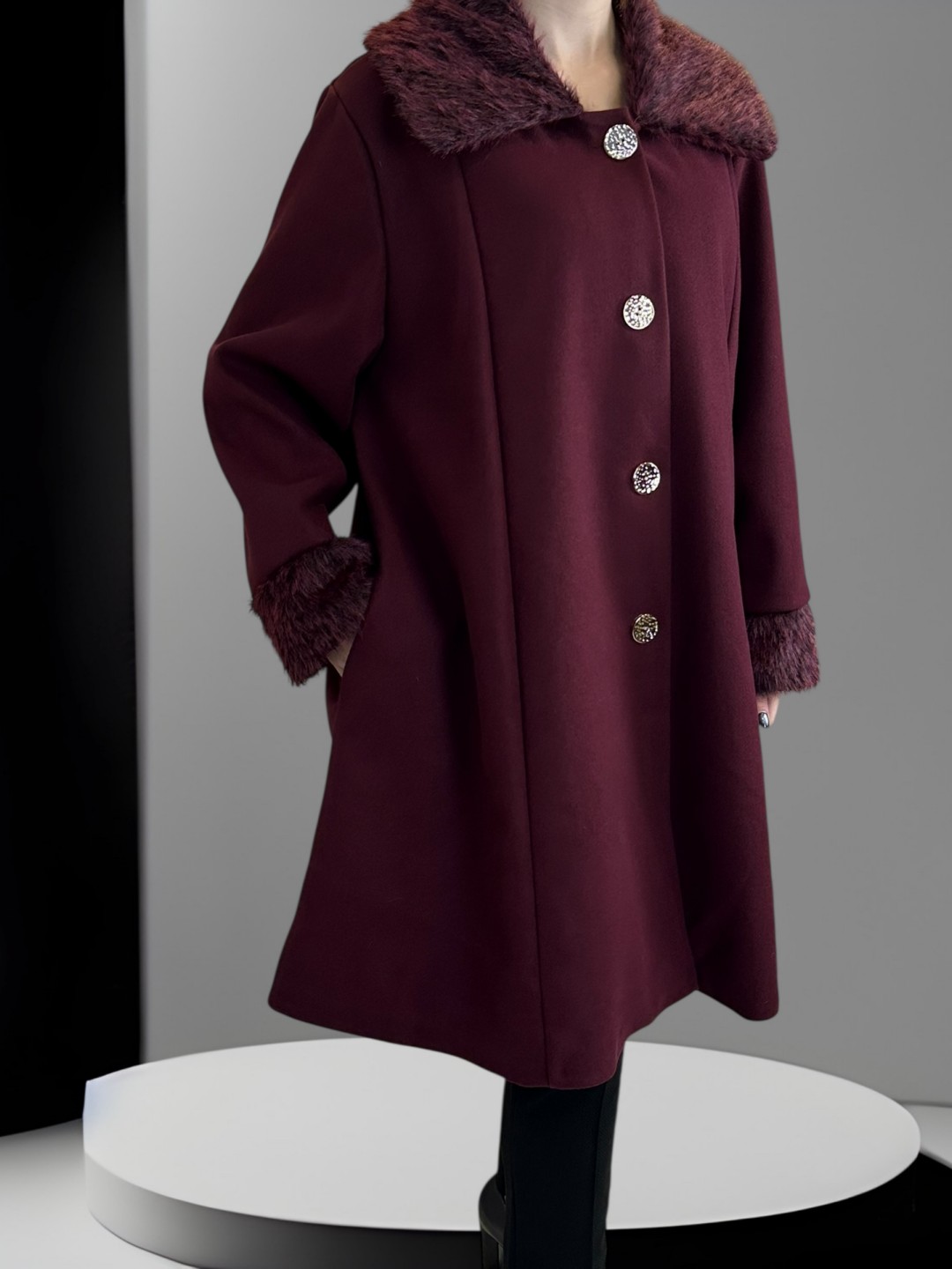 Γυναικείο Παλτό με Γούνινο Γιακά Γυναικείο Παλτό με Γούνινο Γιακά