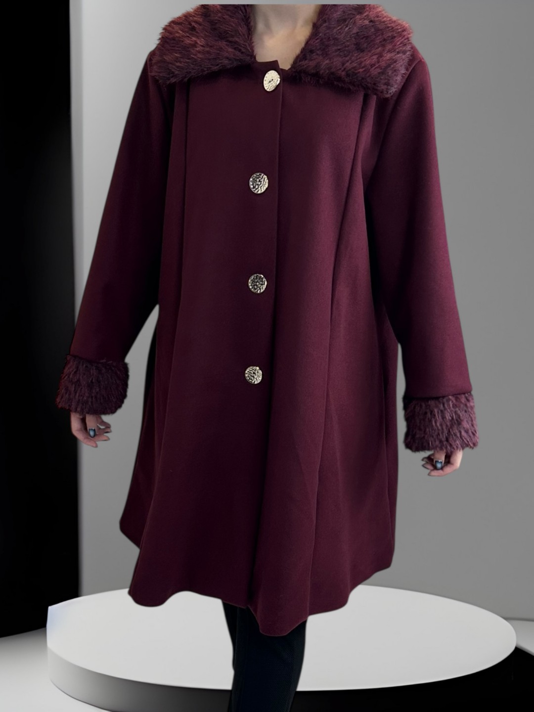 Γυναικείο Παλτό με Γούνινο Γιακά Γυναικείο Παλτό με Γούνινο Γιακά