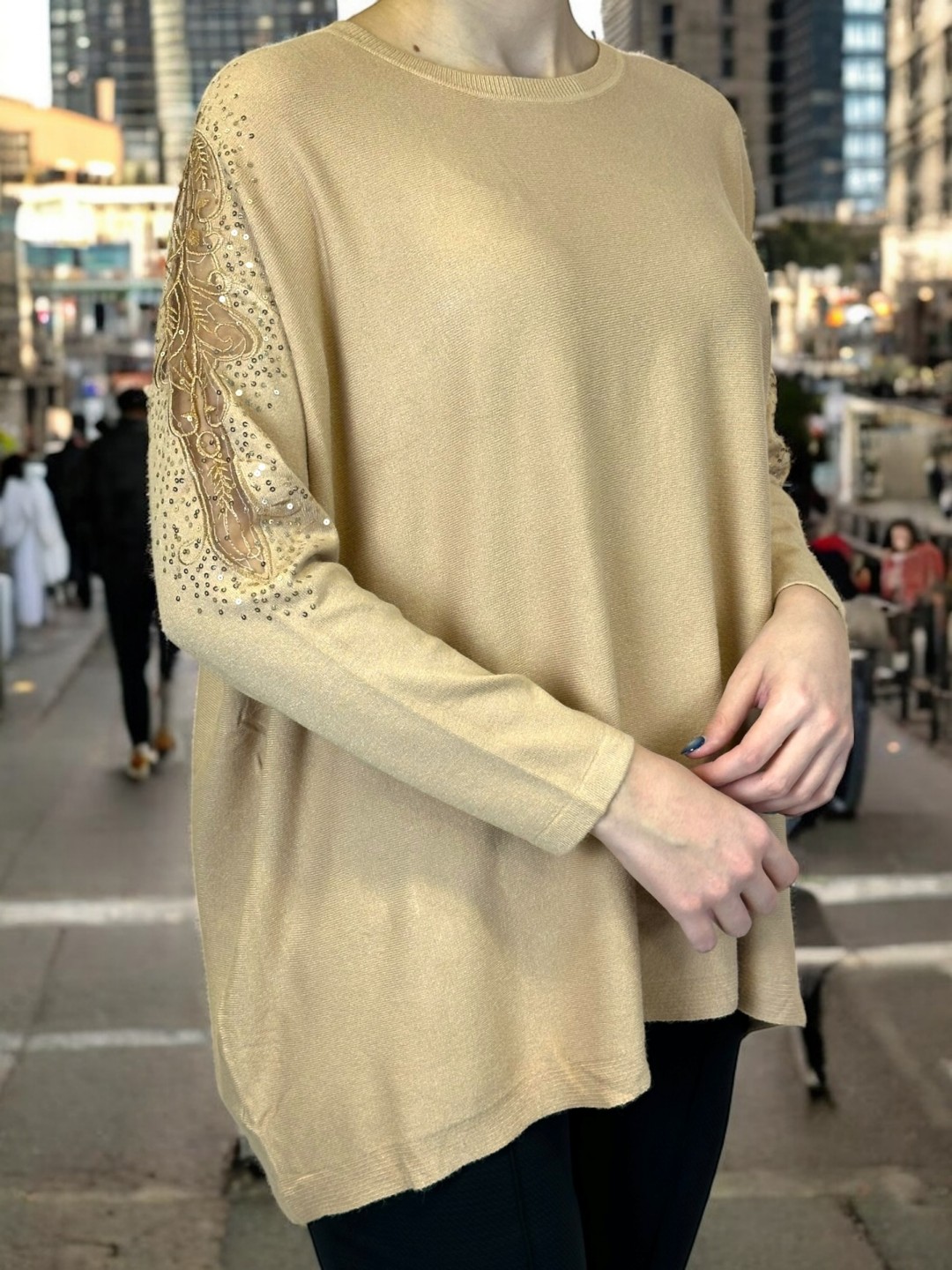 Elegant Πουλόβερ με Διάφανα Μανίκια Elegant Πουλόβερ με Διάφανα Μανίκια