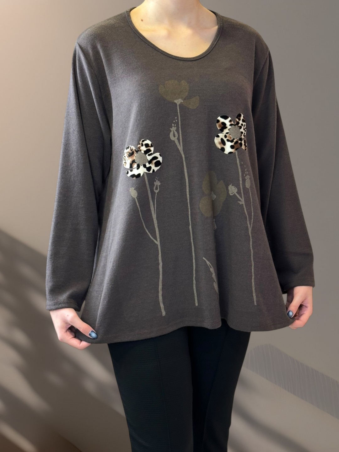 Γυναικεία Μπλούζα με Λεοπάρ Λουλουδάτο Μοτίβο Γυναικεία Μπλούζα με Λεοπάρ Λουλουδάτο Μοτίβο