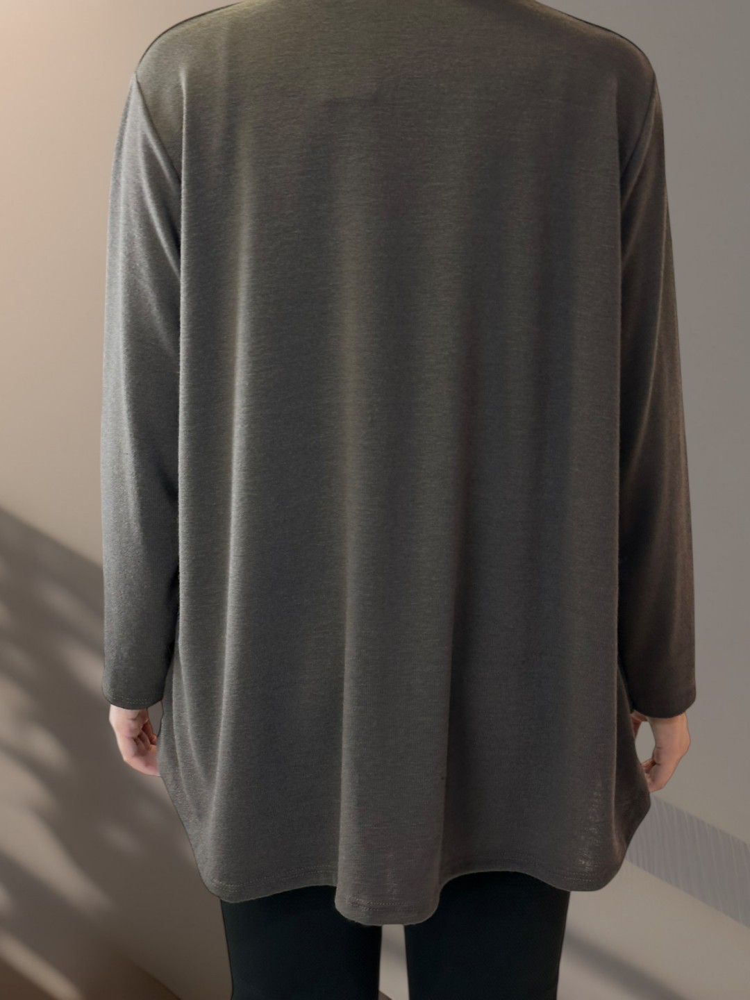 Γυναικεία Μπλούζα με Λεοπάρ Λουλουδάτο Μοτίβο Γυναικεία Μπλούζα με Λεοπάρ Λουλουδάτο Μοτίβο