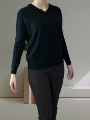 Πουλόβερ με Chain Detail στον Λαιμό