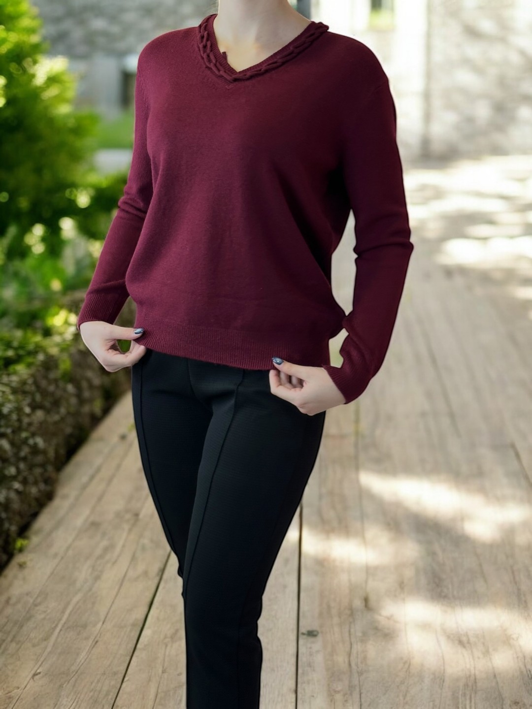 Πουλόβερ με Chain Detail στον Λαιμό Πουλόβερ με Chain Detail στον Λαιμό