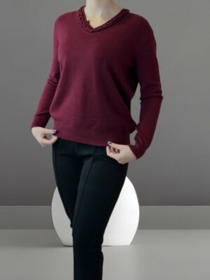 Πουλόβερ με Chain Detail στον Λαιμό