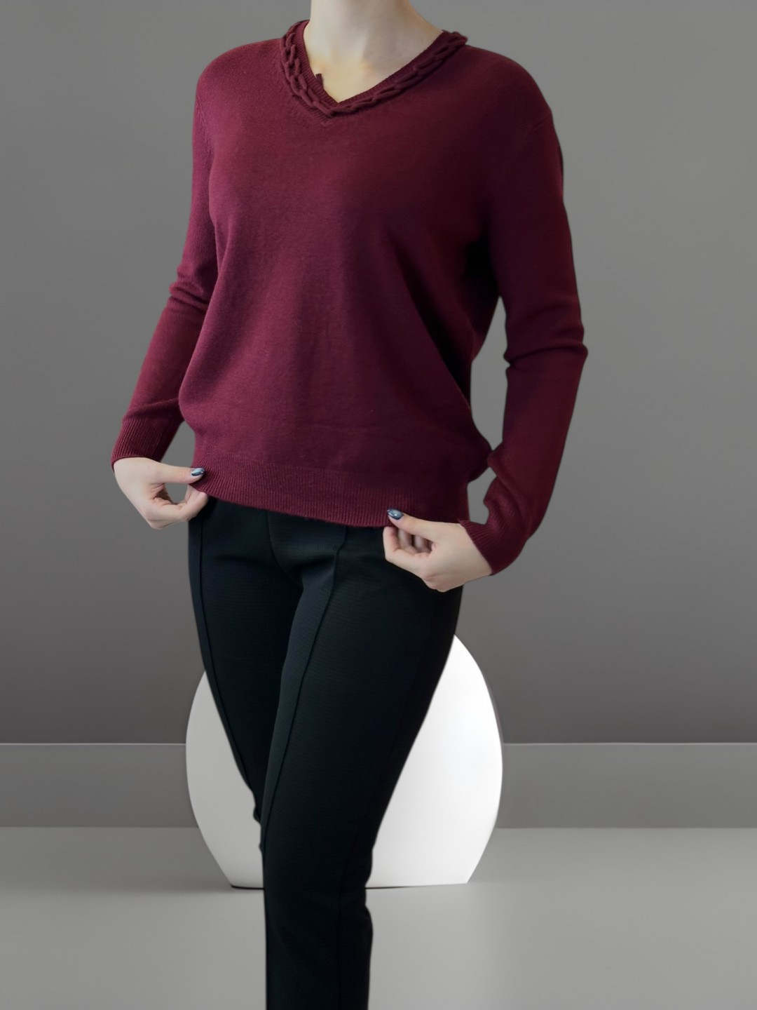 Πουλόβερ με Chain Detail στον Λαιμό Πουλόβερ με Chain Detail στον Λαιμό