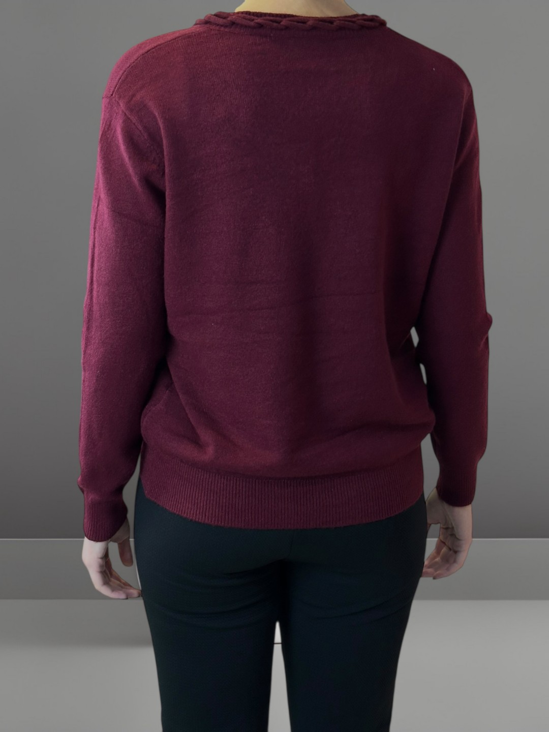 Πουλόβερ με Chain Detail στον Λαιμό Πουλόβερ με Chain Detail στον Λαιμό