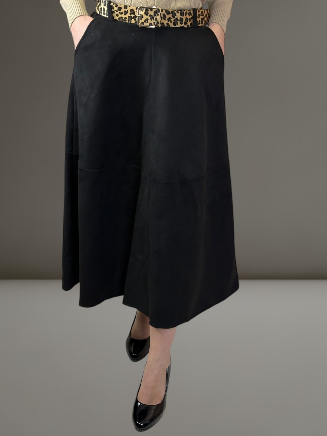 Μαύρη Σουέτ Φούστα με Λεοπάρ Ζώνη Μαύρη Σουέτ Φούστα με Λεοπάρ Ζώνη