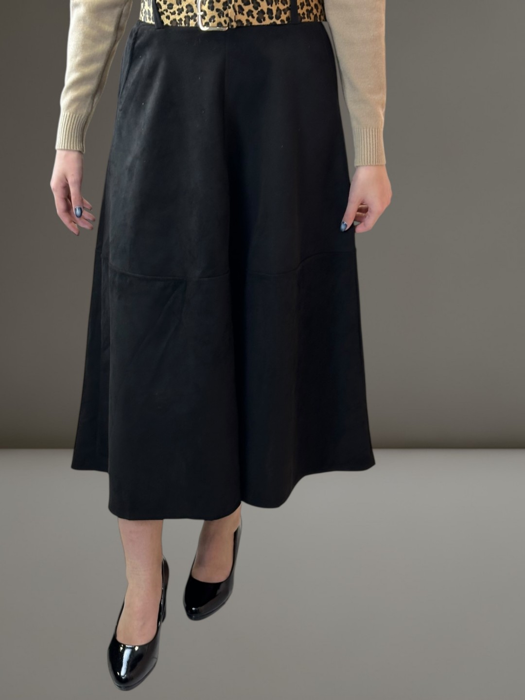 Μαύρη Σουέτ Φούστα με Λεοπάρ Ζώνη Μαύρη Σουέτ Φούστα με Λεοπάρ Ζώνη