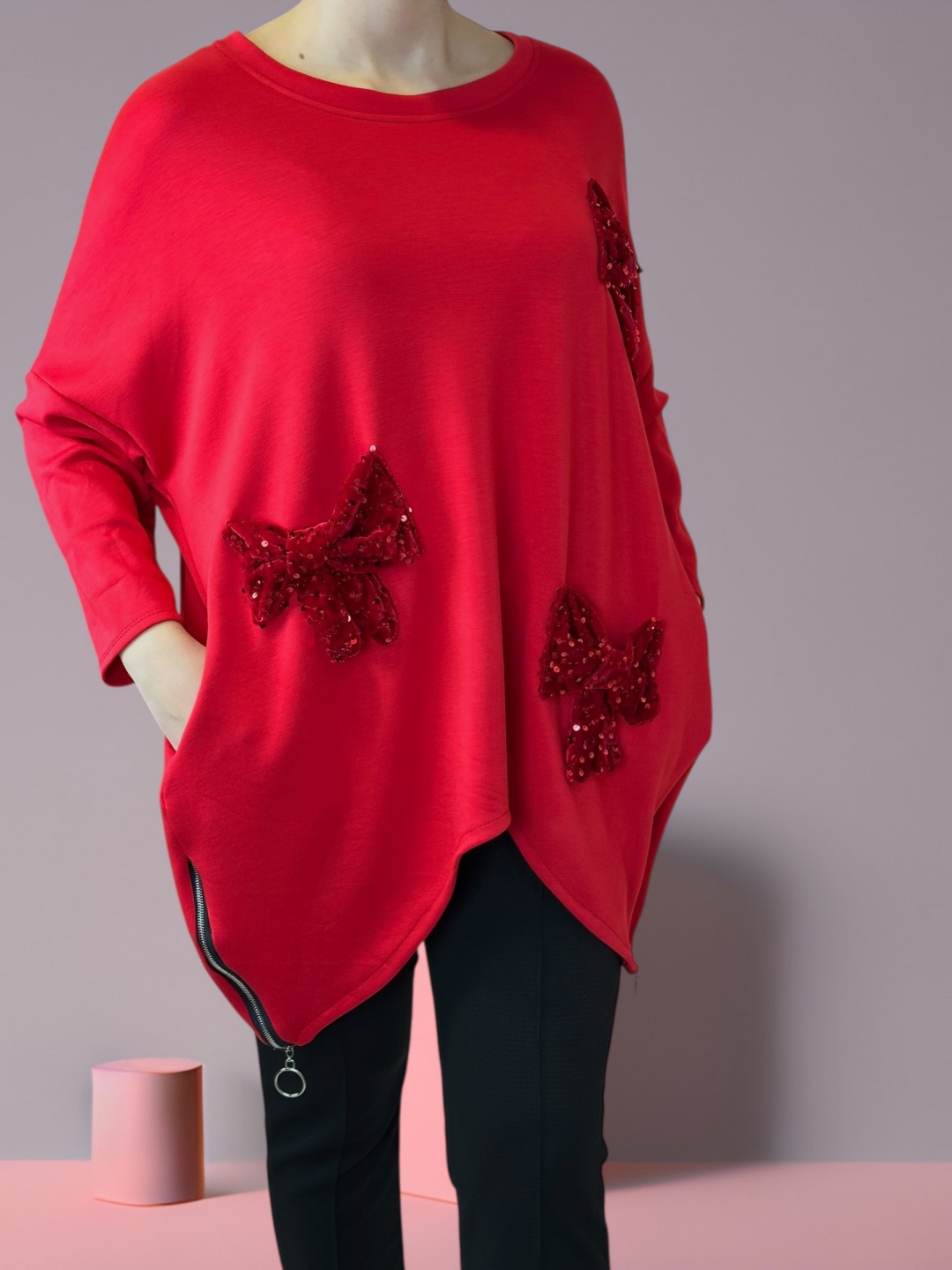 Μπλούζα με Διακοσμητική Κορδέλα Μπροστά και Πλαϊνή Αλυσίδα Μπλούζα με Διακοσμητική Κορδέλα Μπροστά και Πλαϊνή Αλυσίδα