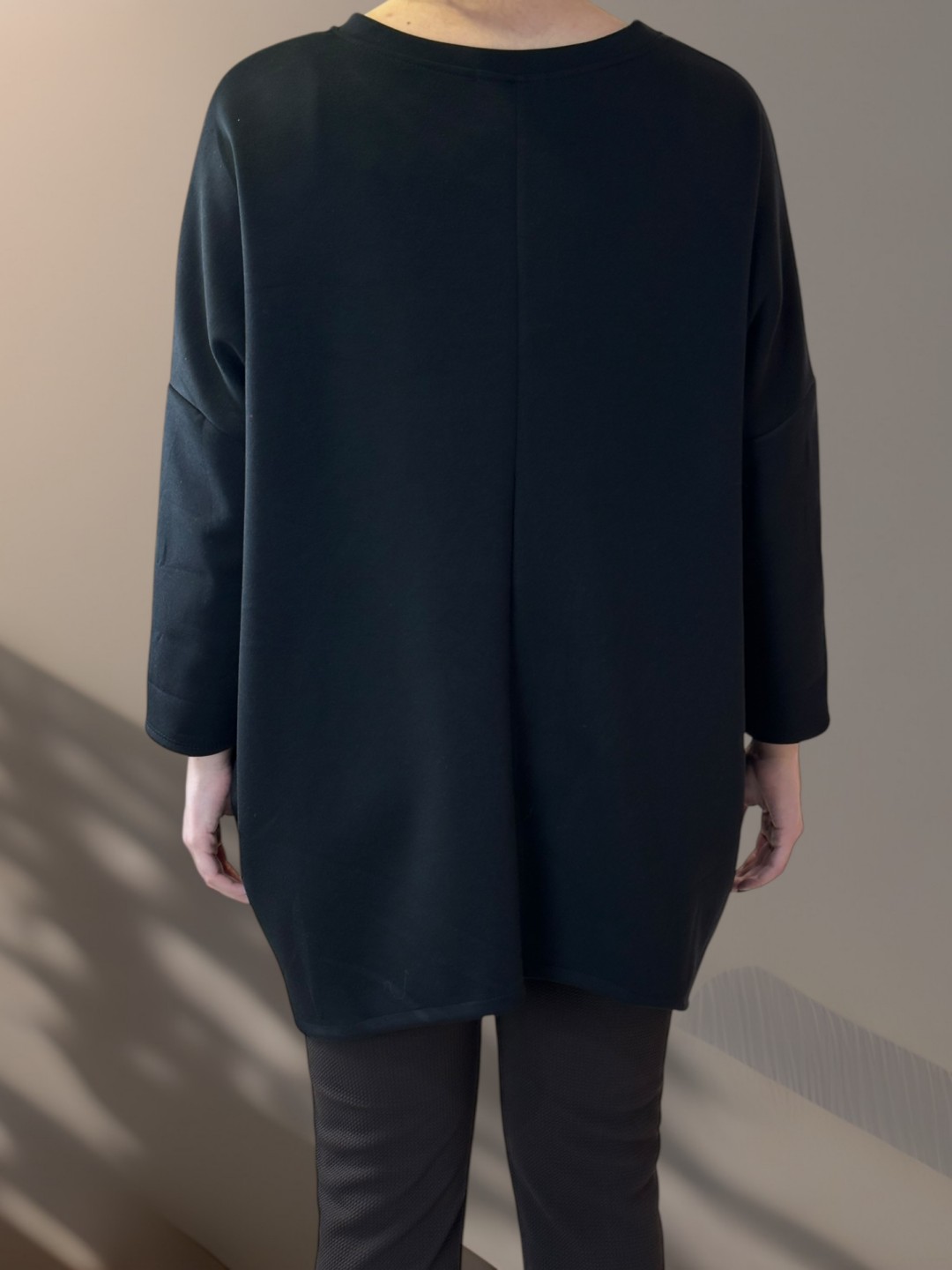 Μπλούζα με Διακοσμητική Κορδέλα Μπροστά και Πλαϊνή Αλυσίδα Μπλούζα με Διακοσμητική Κορδέλα Μπροστά και Πλαϊνή Αλυσίδα