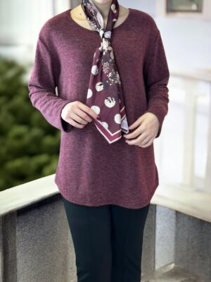 Μπλούζα με λαιμόκοψη και φουλάρι