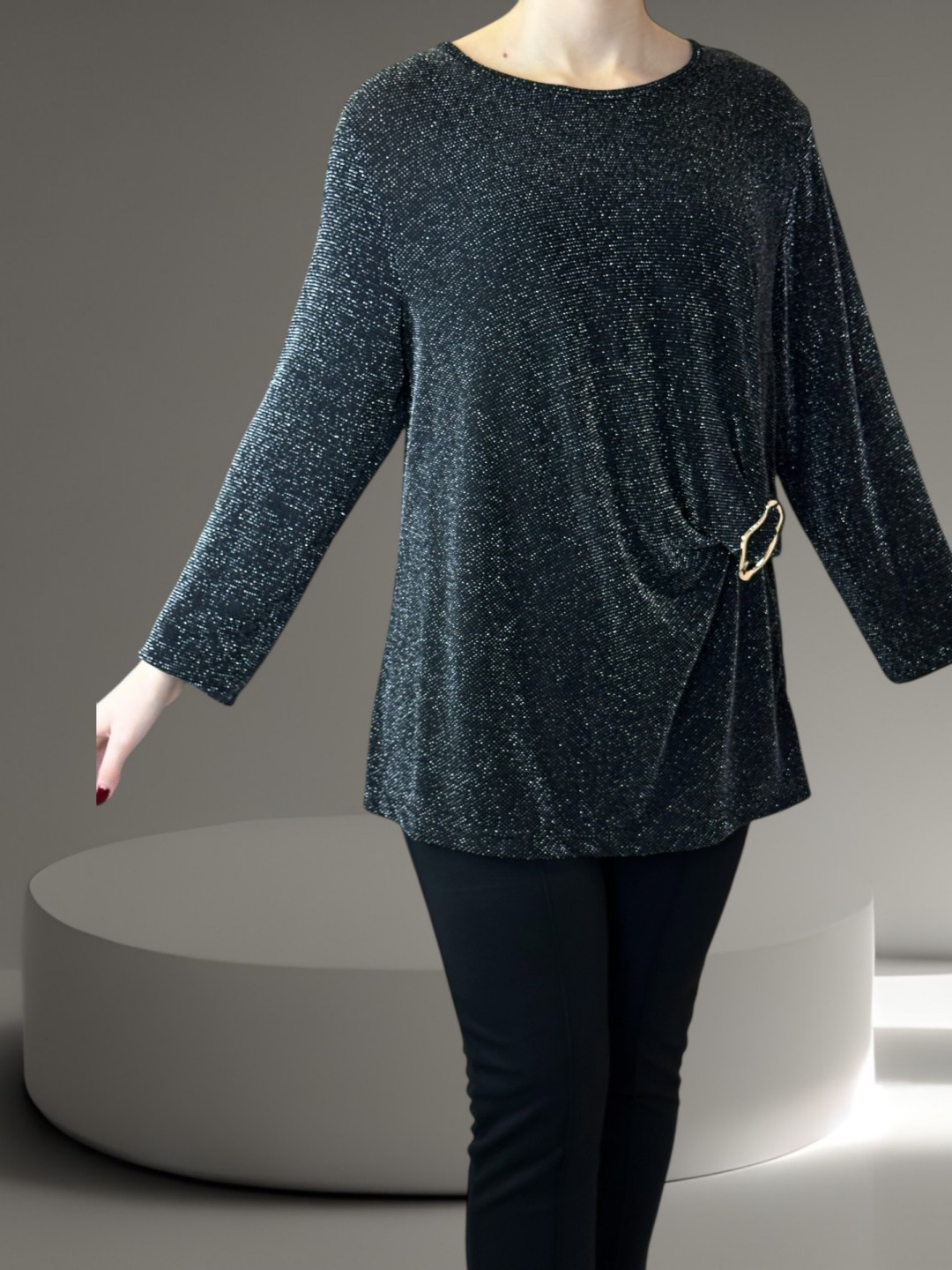 Μπλούζα lurex που αναδεικνύει τη θηλυκότητα με στυλ Μπλούζα lurex που αναδεικνύει τη θηλυκότητα με στυλ