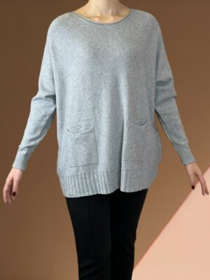 Πουλόβερ καφε χρώμα με εντυπωσιακές τσέπες εμπρός