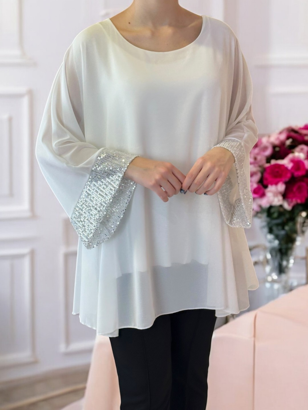 Elegant Μπλούζα από Μουσελίνα με Λαμπερές Παγιέτες Elegant Μπλούζα από Μουσελίνα με Λαμπερές Παγιέτες