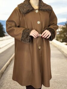 Γυναικείο Παλτό με Γούνινο Γιακά