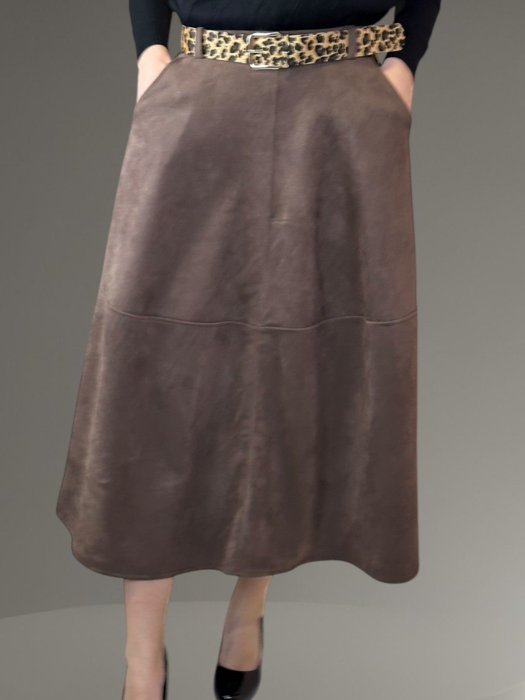 Μαύρη Σουέτ Φούστα με Λεοπάρ Ζώνη Μαύρη Σουέτ Φούστα με Λεοπάρ Ζώνη