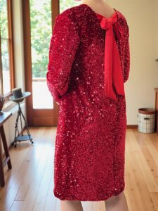 Glam Φόρεμα με Παγιέτες και Μεγάλο Δέσιμο Bow Back