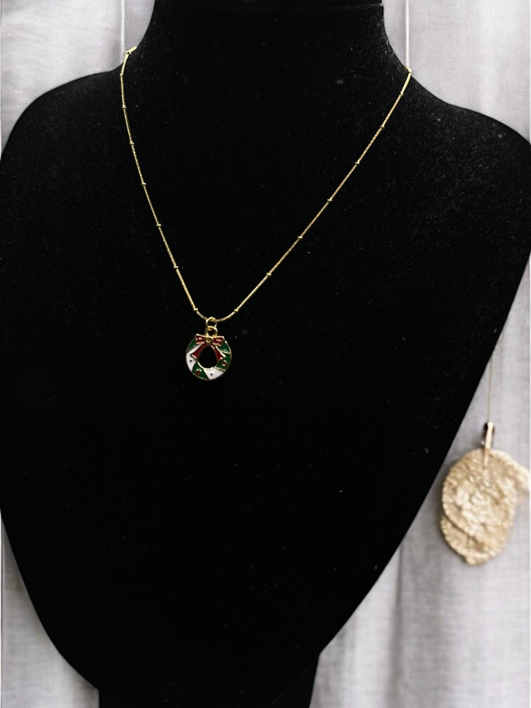 Holiday Κολιέ με Γιορτινά Στοιχεία Holiday Κολιέ με Γιορτινά Στοιχεία