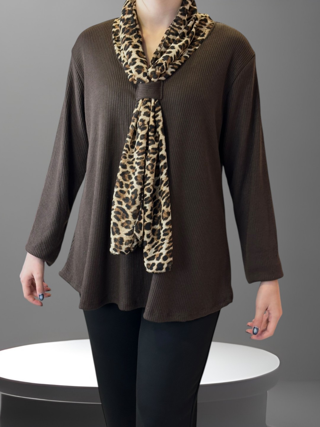 Μπλούζα με Λεοπάρ Δετή Λεπτομέρεια Μπλούζα με Λεοπάρ Δετή Λεπτομέρεια