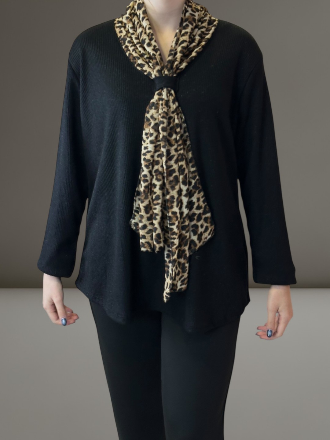 Μπλούζα με Λεοπάρ Δετή Λεπτομέρεια Μπλούζα με Λεοπάρ Δετή Λεπτομέρεια