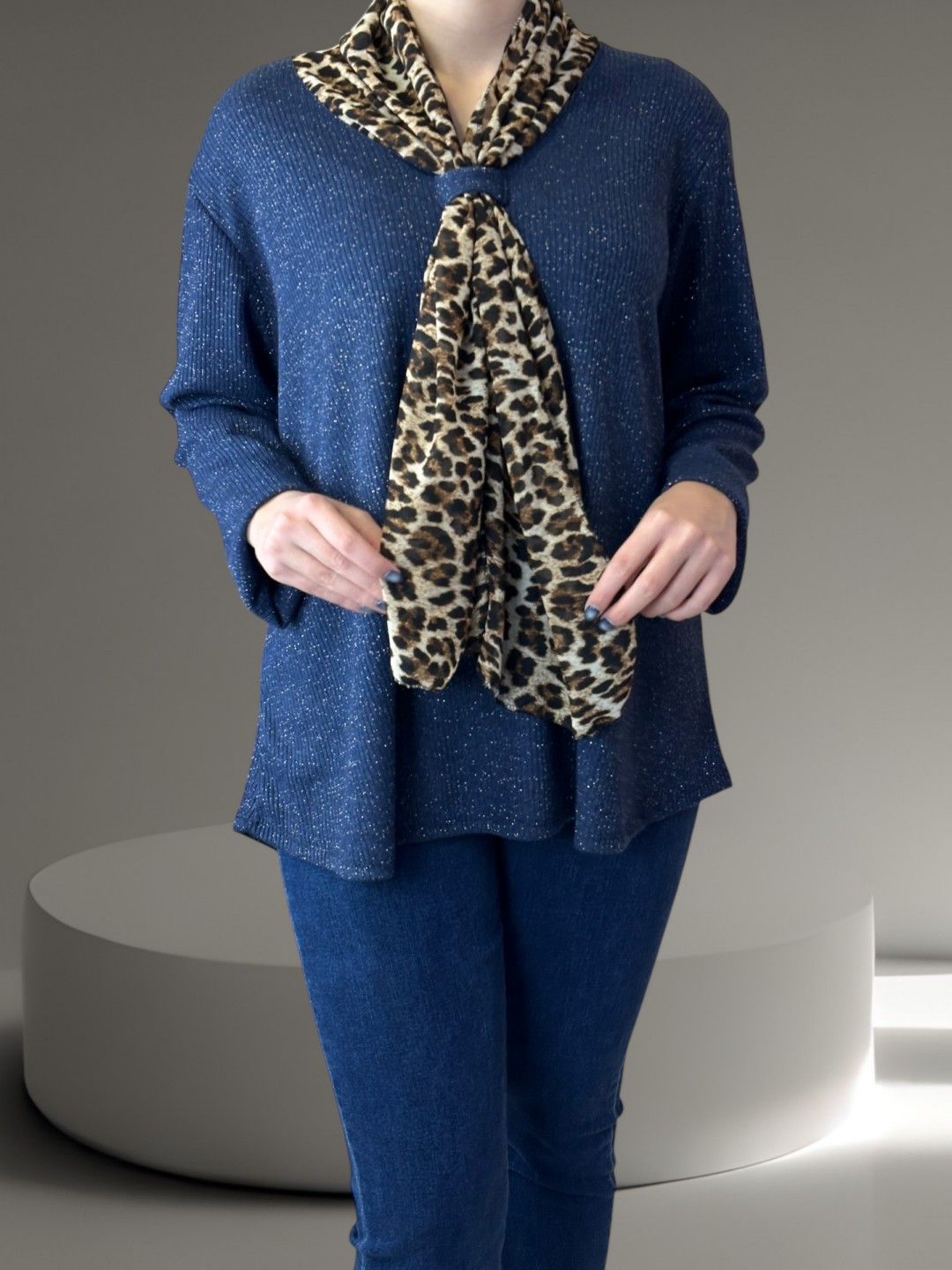 Μπλούζα με Λεοπάρ Δετή Λεπτομέρεια Μπλούζα με Λεοπάρ Δετή Λεπτομέρεια