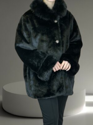 Warm Elegance Γούνα με Τρία Κουμπιά