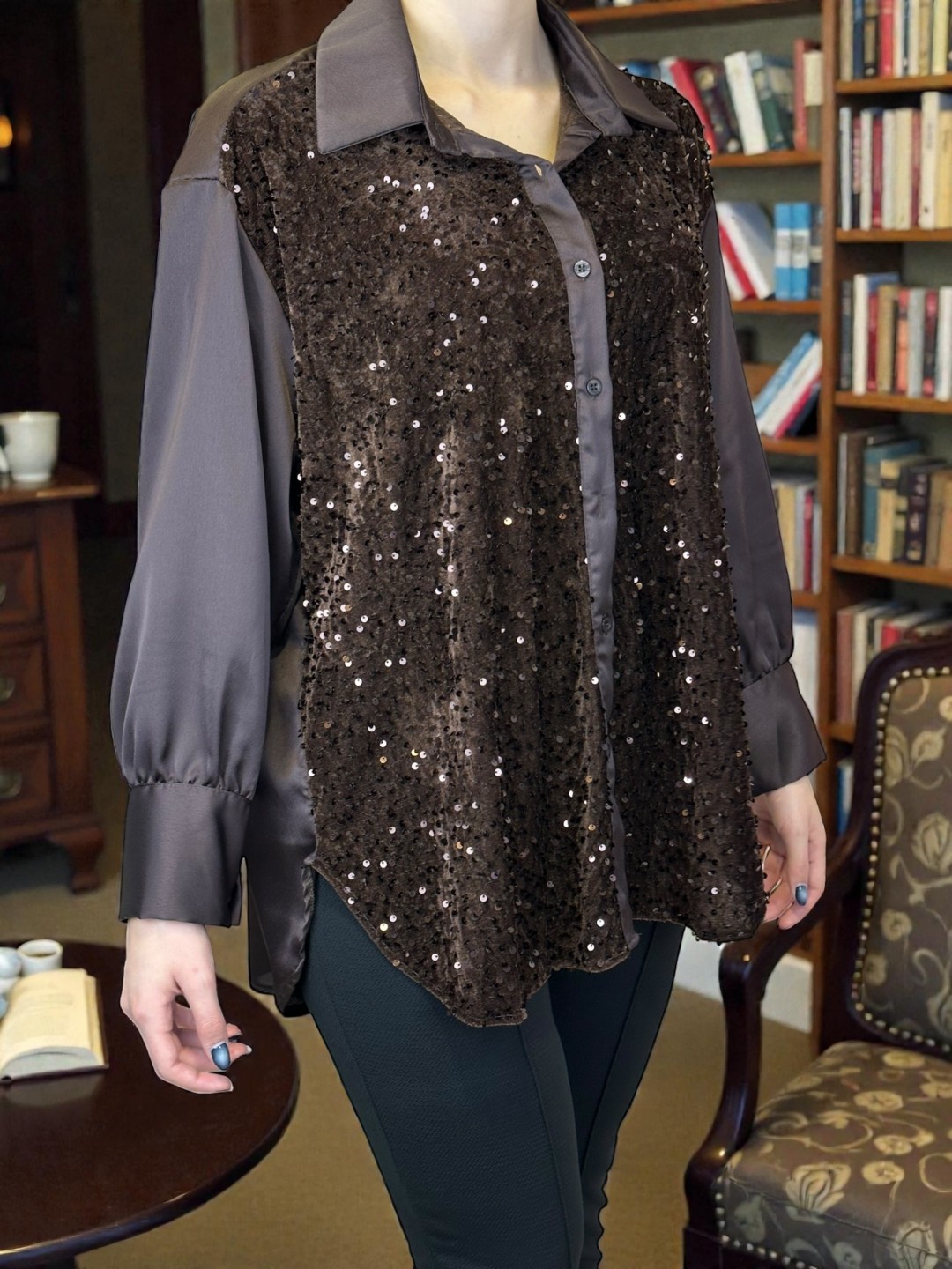 Elegant Σατέν Πουκάμισο με Παγιέτες Μπροστά Elegant Σατέν Πουκάμισο με Παγιέτες Μπροστά