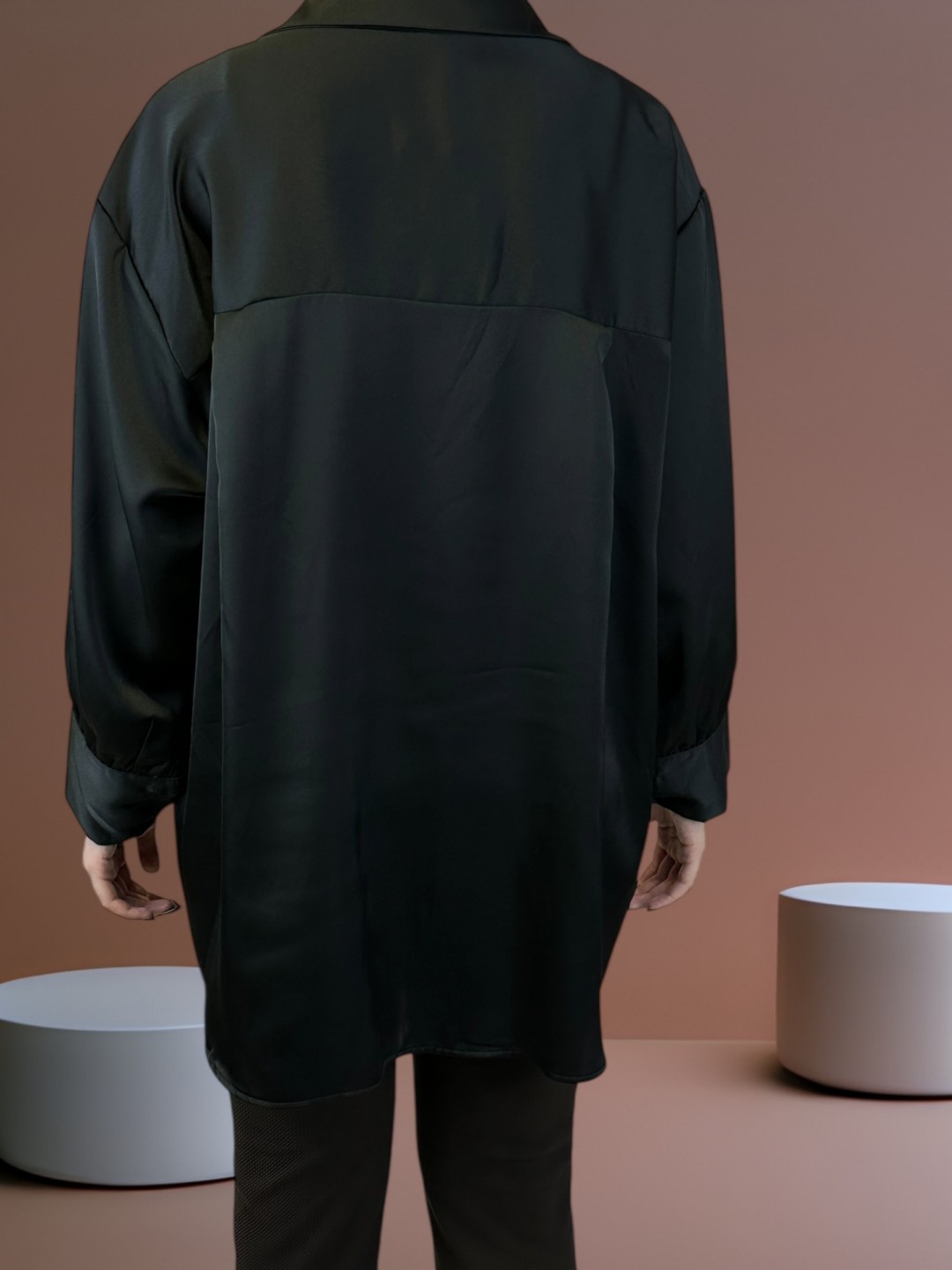 Elegant Σατέν Πουκάμισο με Παγιέτες Μπροστά Elegant Σατέν Πουκάμισο με Παγιέτες Μπροστά