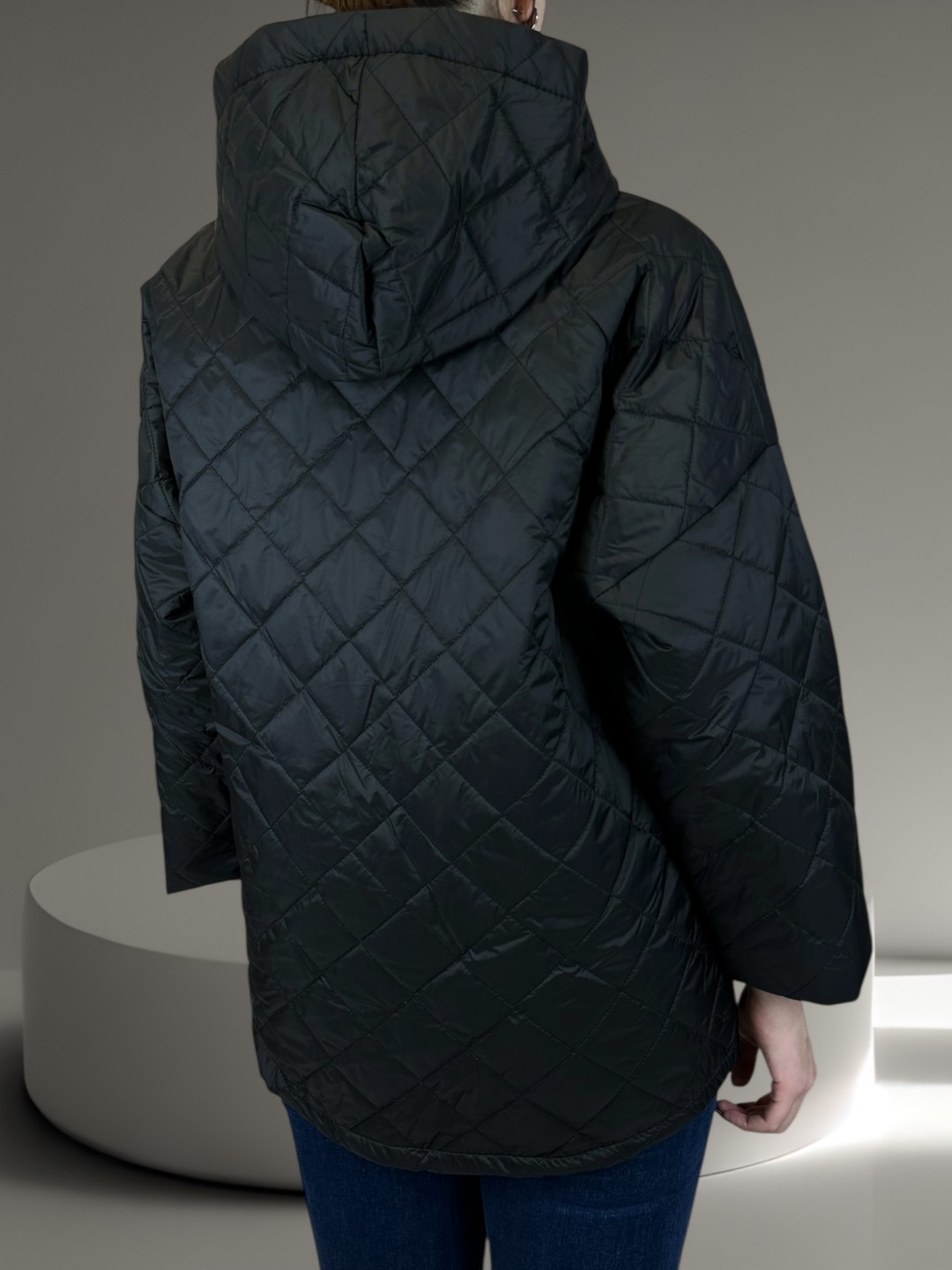 Stylish Λεπτό Καπιτονέ Μπουφάν για Εκλεπτυσμένες Εμφανίσεις