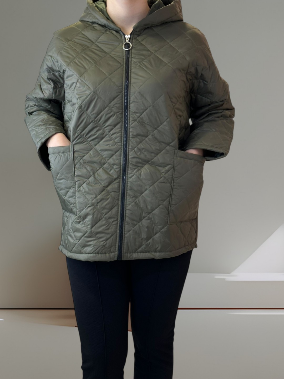 Stylish Λεπτό Καπιτονέ Μπουφάν για Εκλεπτυσμένες Εμφανίσεις