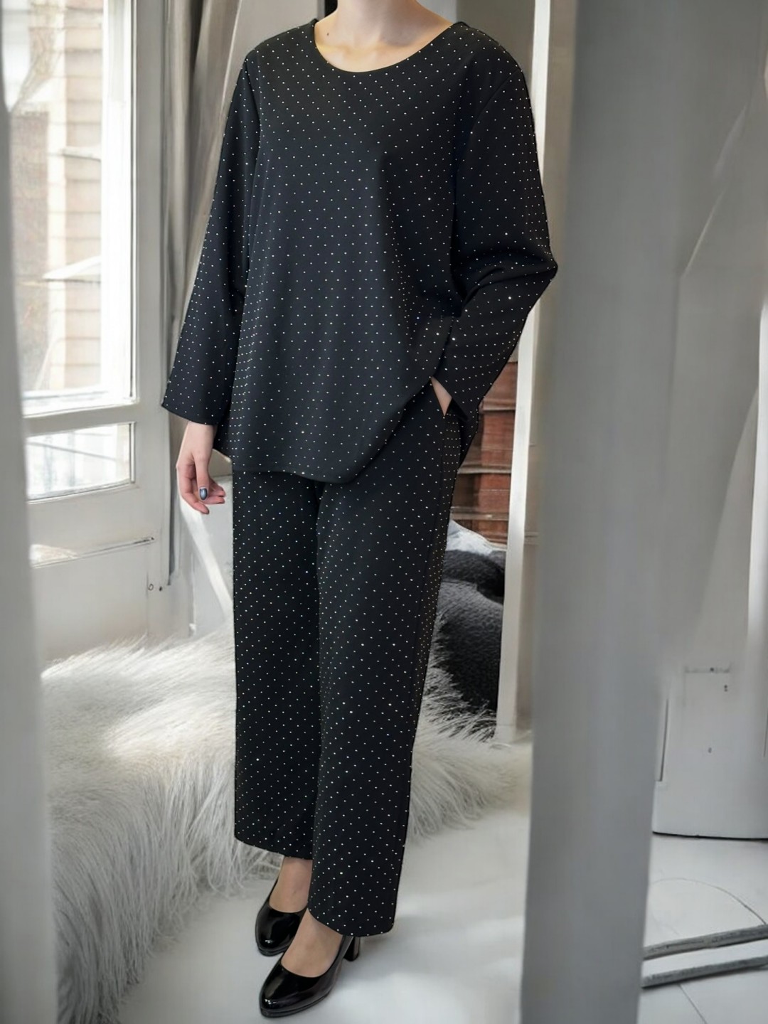 Luxury Σετ Στρας σε Κομψό Κρεπ Υλικό Luxury Σετ Στρας σε Κομψό Κρεπ Υλικό