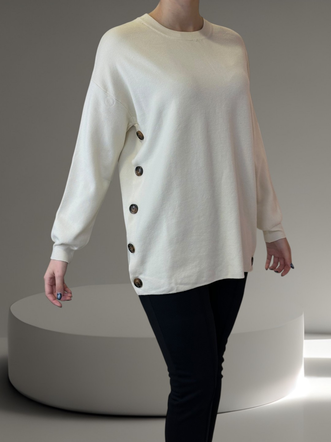 Chic Πουλόβερ με Στρας σε Λαιμό και Μανίκια Chic Πουλόβερ με Στρας σε Λαιμό και Μανίκια