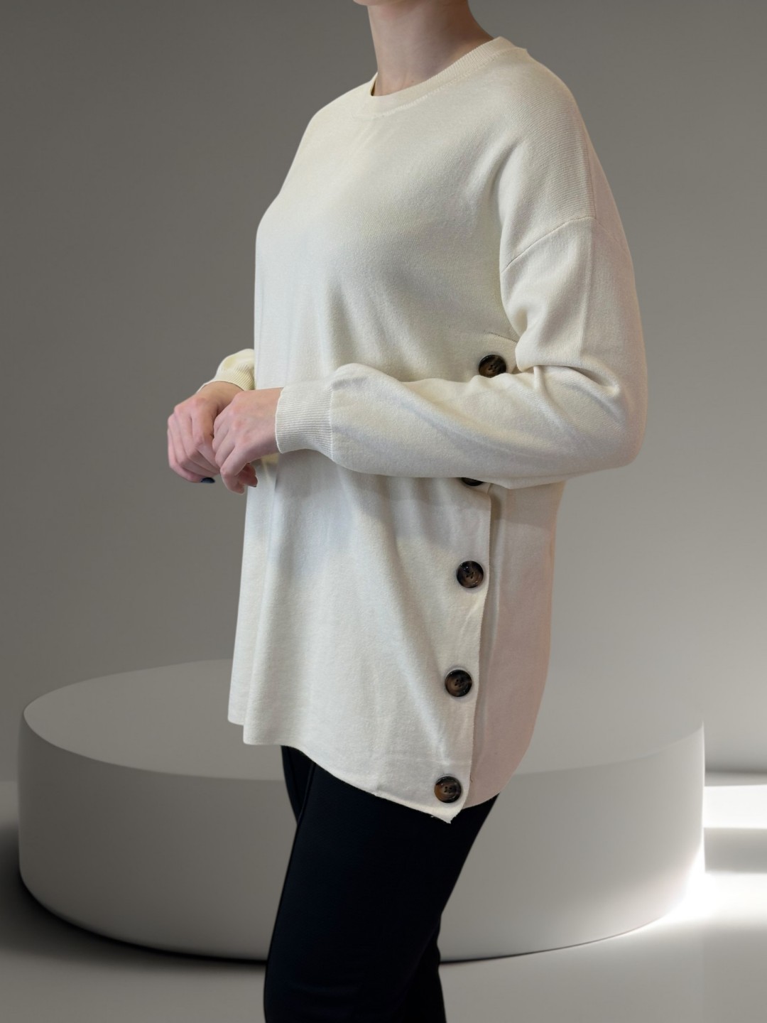 Chic Πουλόβερ με Στρας σε Λαιμό και Μανίκια Chic Πουλόβερ με Στρας σε Λαιμό και Μανίκια