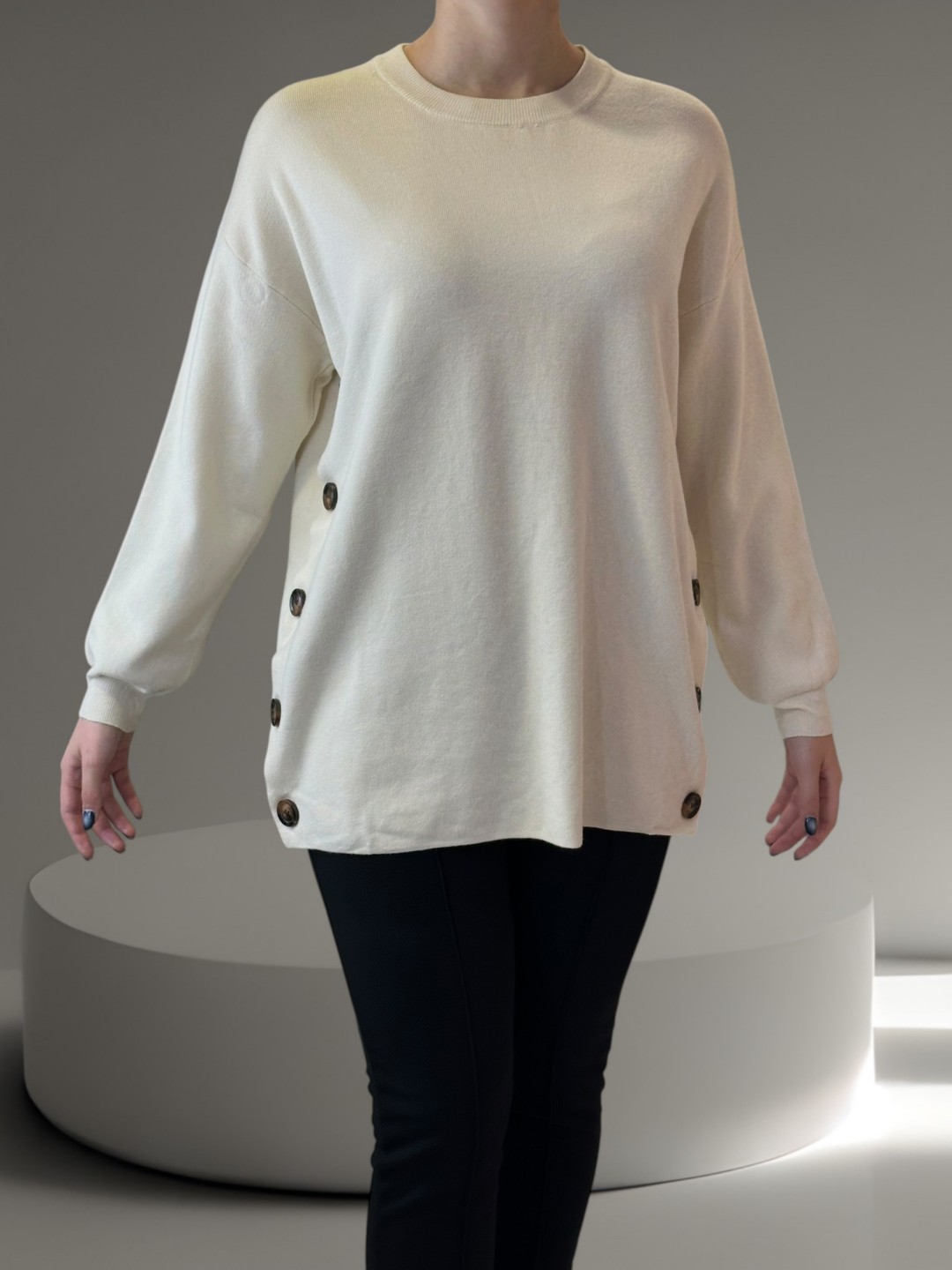 Chic Πουλόβερ με Στρας σε Λαιμό και Μανίκια Chic Πουλόβερ με Στρας σε Λαιμό και Μανίκια