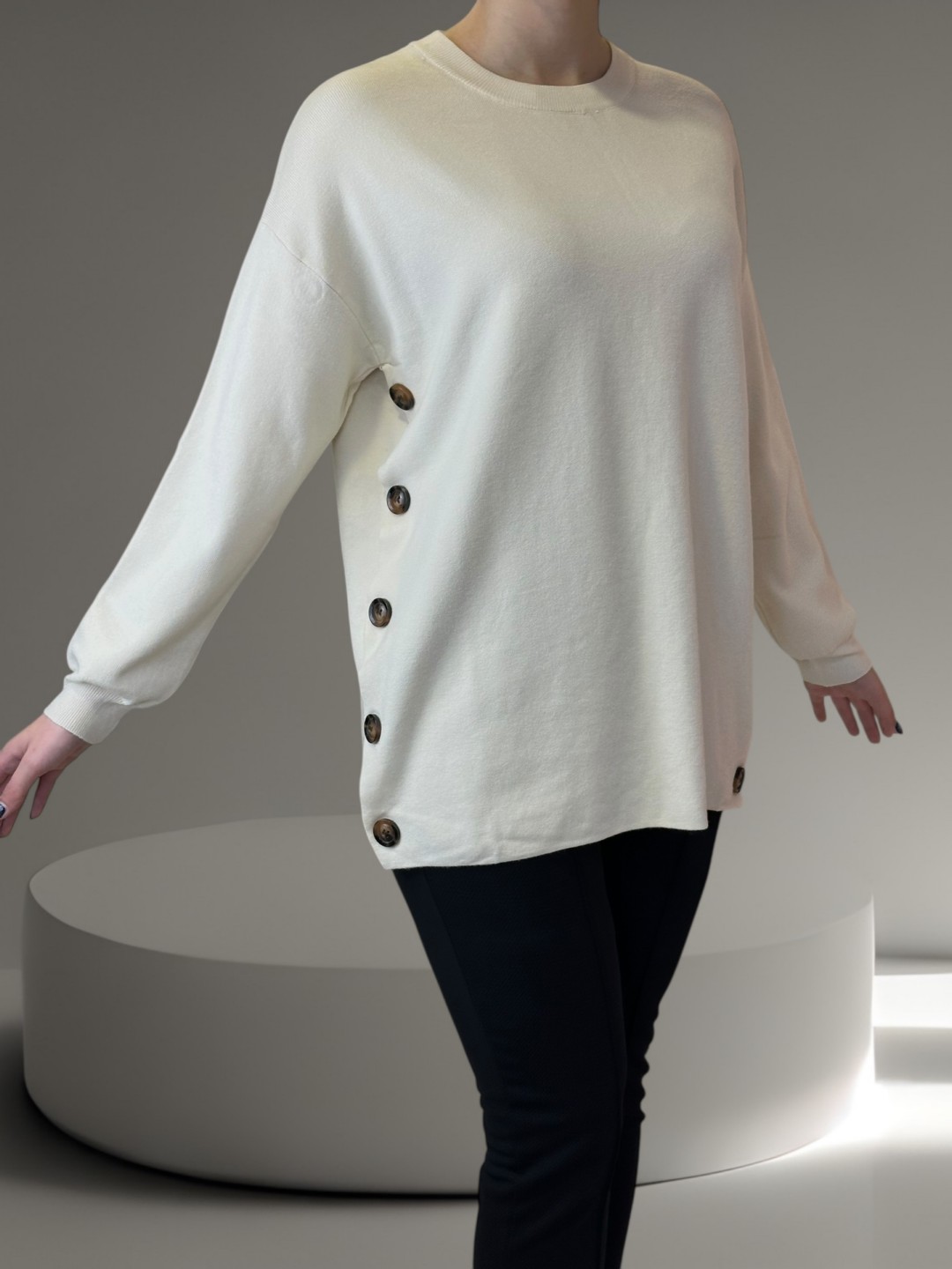 Chic Πουλόβερ με Στρας σε Λαιμό και Μανίκια Chic Πουλόβερ με Στρας σε Λαιμό και Μανίκια