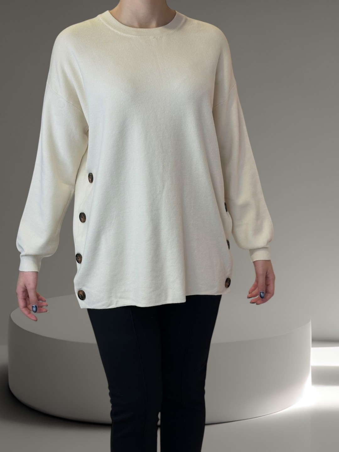 Chic Πουλόβερ με Στρας σε Λαιμό και Μανίκια Chic Πουλόβερ με Στρας σε Λαιμό και Μανίκια