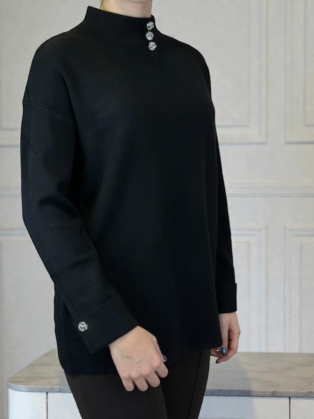 Elegant Πουλόβερ με Πλαϊνά Διακοσμητικά Κουμπιά Elegant Πουλόβερ με Πλαϊνά Διακοσμητικά Κουμπιά