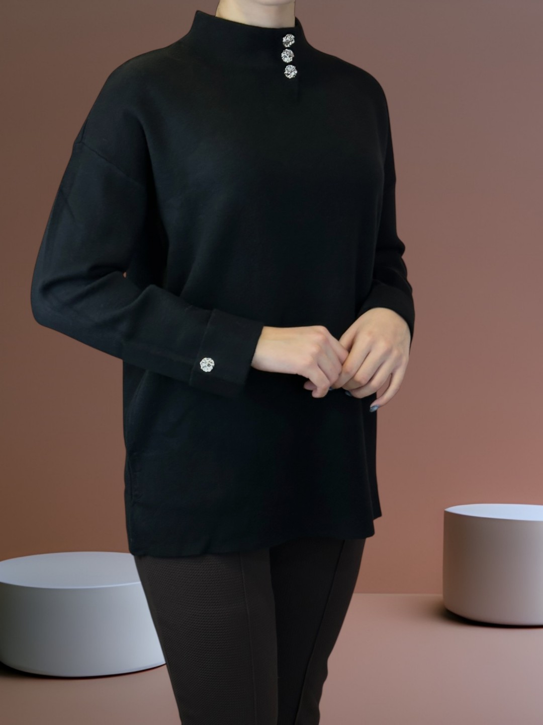 Elegant Πουλόβερ με Πλαϊνά Διακοσμητικά Κουμπιά Elegant Πουλόβερ με Πλαϊνά Διακοσμητικά Κουμπιά