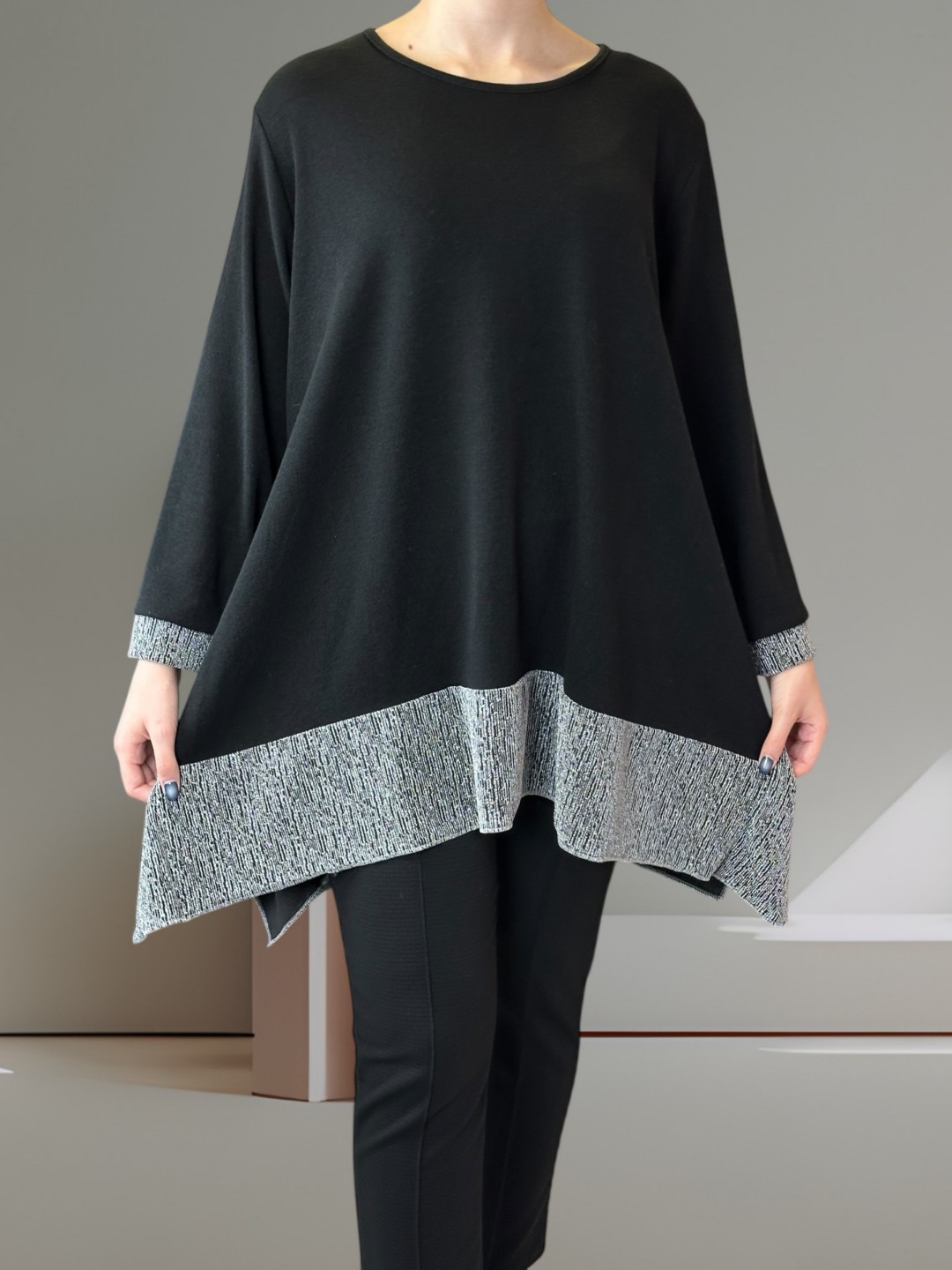 Μπλούζα με Λαμπερή Λουρεξ Λωρίδα Μπλούζα με Λαμπερή Λουρεξ Λωρίδα