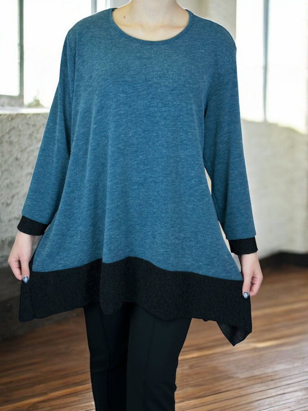 Μπλούζα με Λαμπερή Λουρεξ Λωρίδα Μπλούζα με Λαμπερή Λουρεξ Λωρίδα