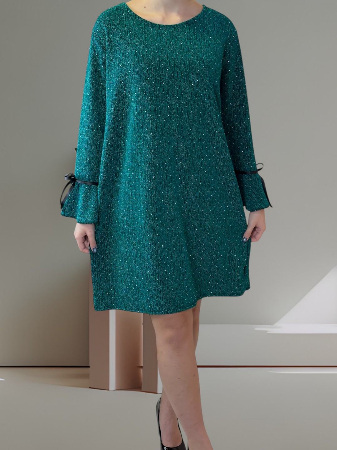 Luxe Φόρεμα με Μανίκια Που Ξεχωρίζουν Luxe Φόρεμα με Μανίκια Που Ξεχωρίζουν