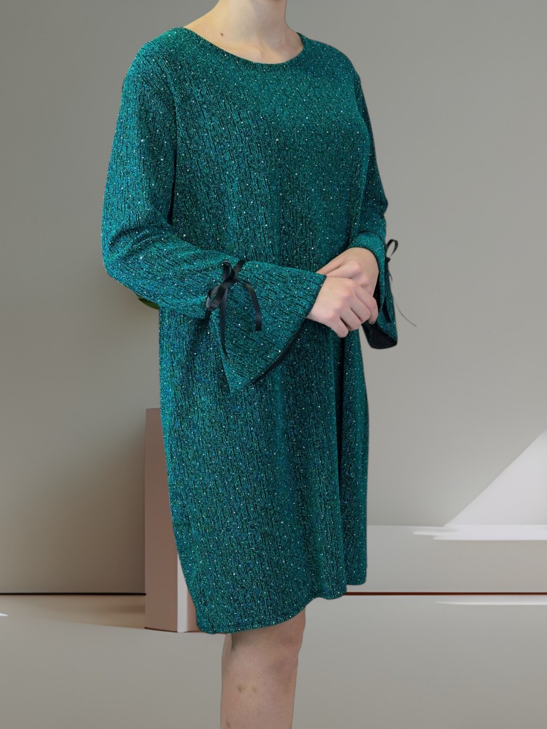 Luxe Φόρεμα με Μανίκια Που Ξεχωρίζουν Luxe Φόρεμα με Μανίκια Που Ξεχωρίζουν