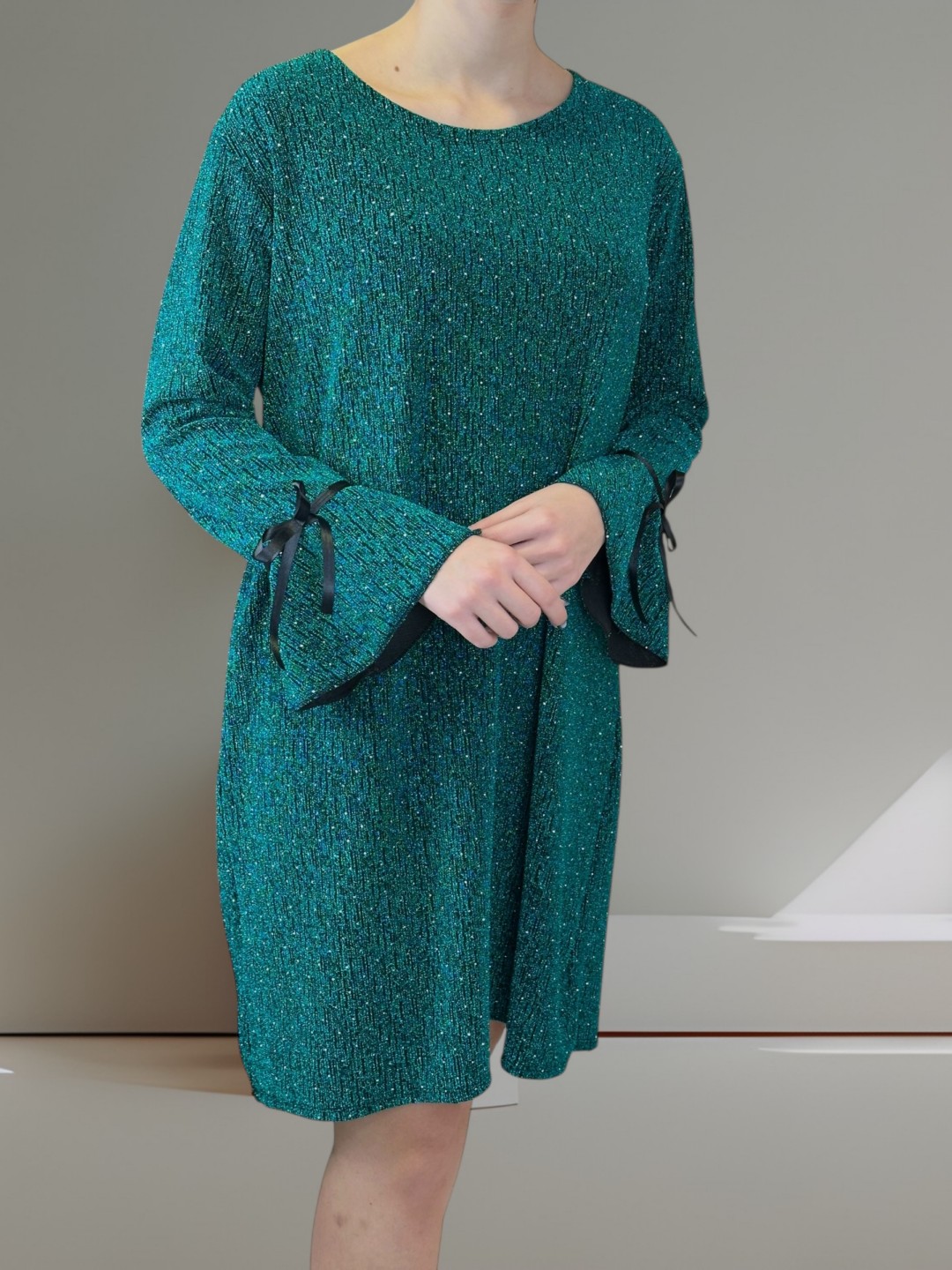 Luxe Φόρεμα με Μανίκια Που Ξεχωρίζουν Luxe Φόρεμα με Μανίκια Που Ξεχωρίζουν