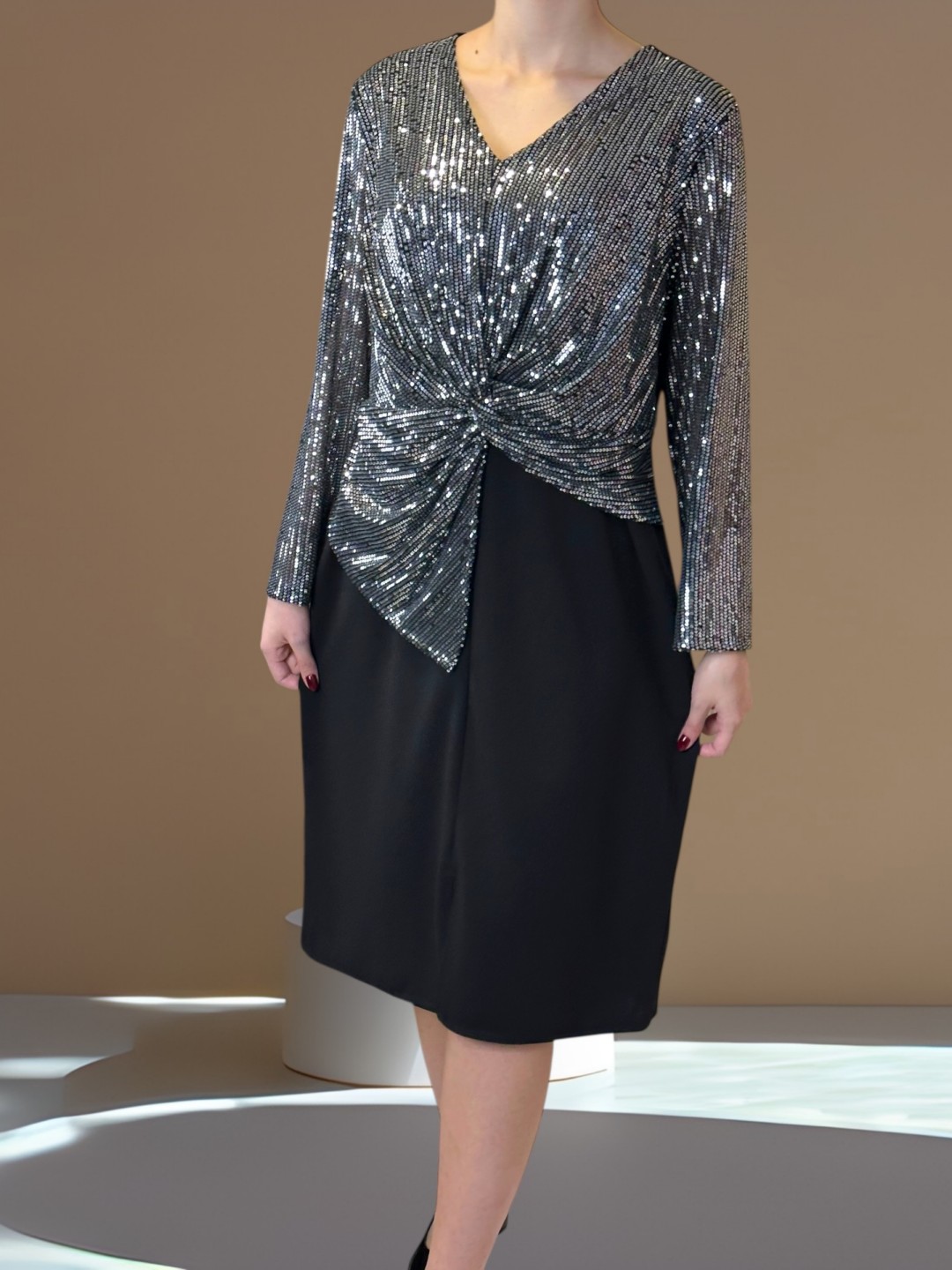 Φόρεμα Παγιέτας με Minimal Bottom Φόρεμα Παγιέτας με Minimal Bottom