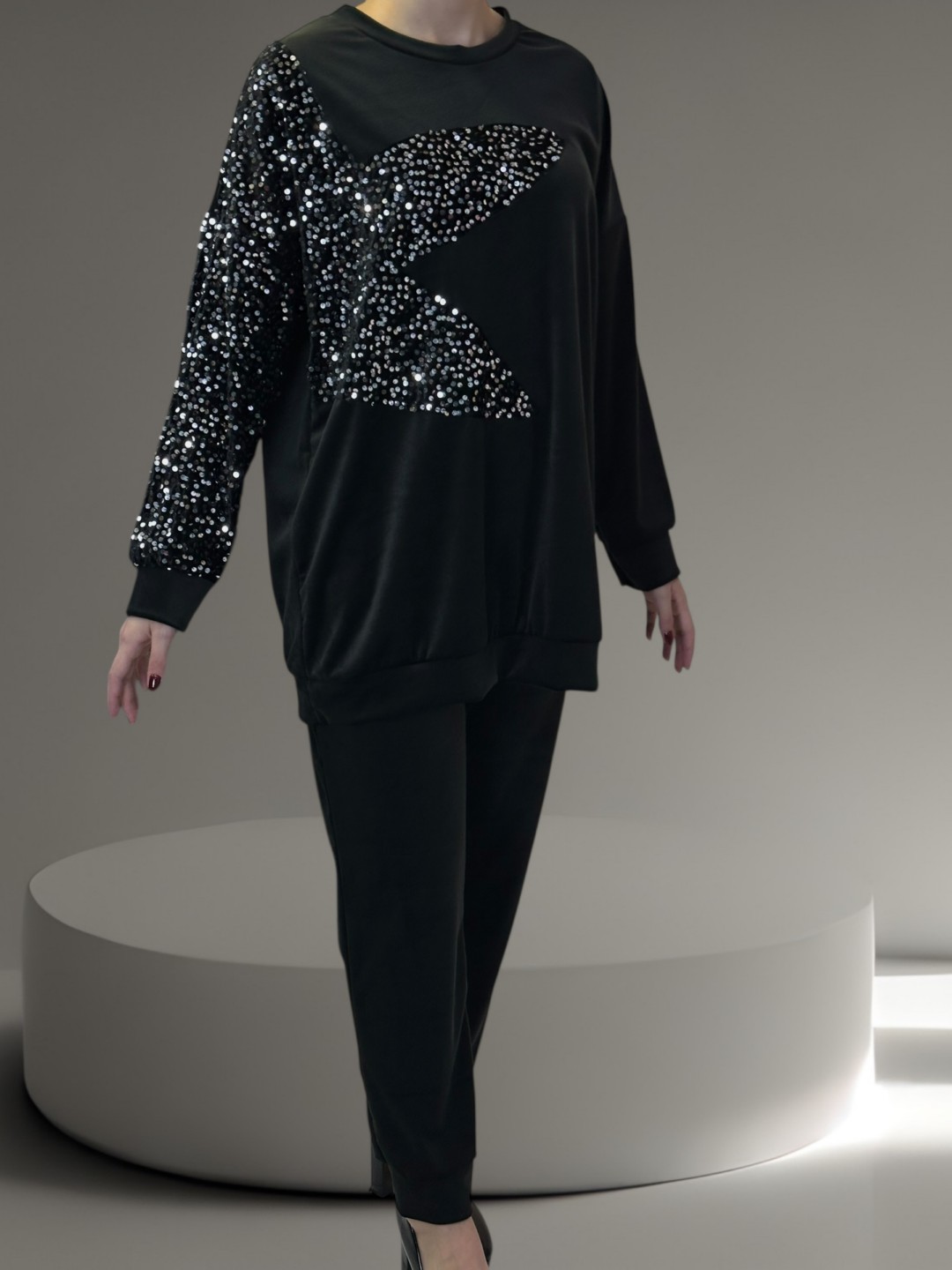 Σετ Βελούδο με Λεπτομέρεια Παγιέτας στα Μανίκια Σετ Βελούδο με Λεπτομέρεια Παγιέτας στα Μανίκια