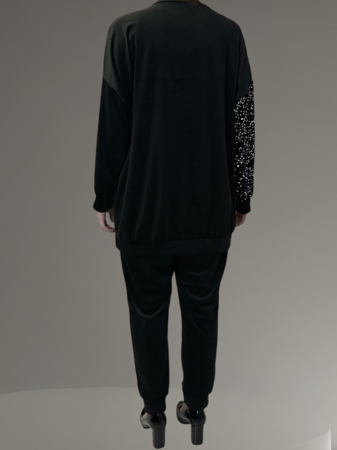 Σετ Βελούδο με Λεπτομέρεια Παγιέτας στα Μανίκια Σετ Βελούδο με Λεπτομέρεια Παγιέτας στα Μανίκια