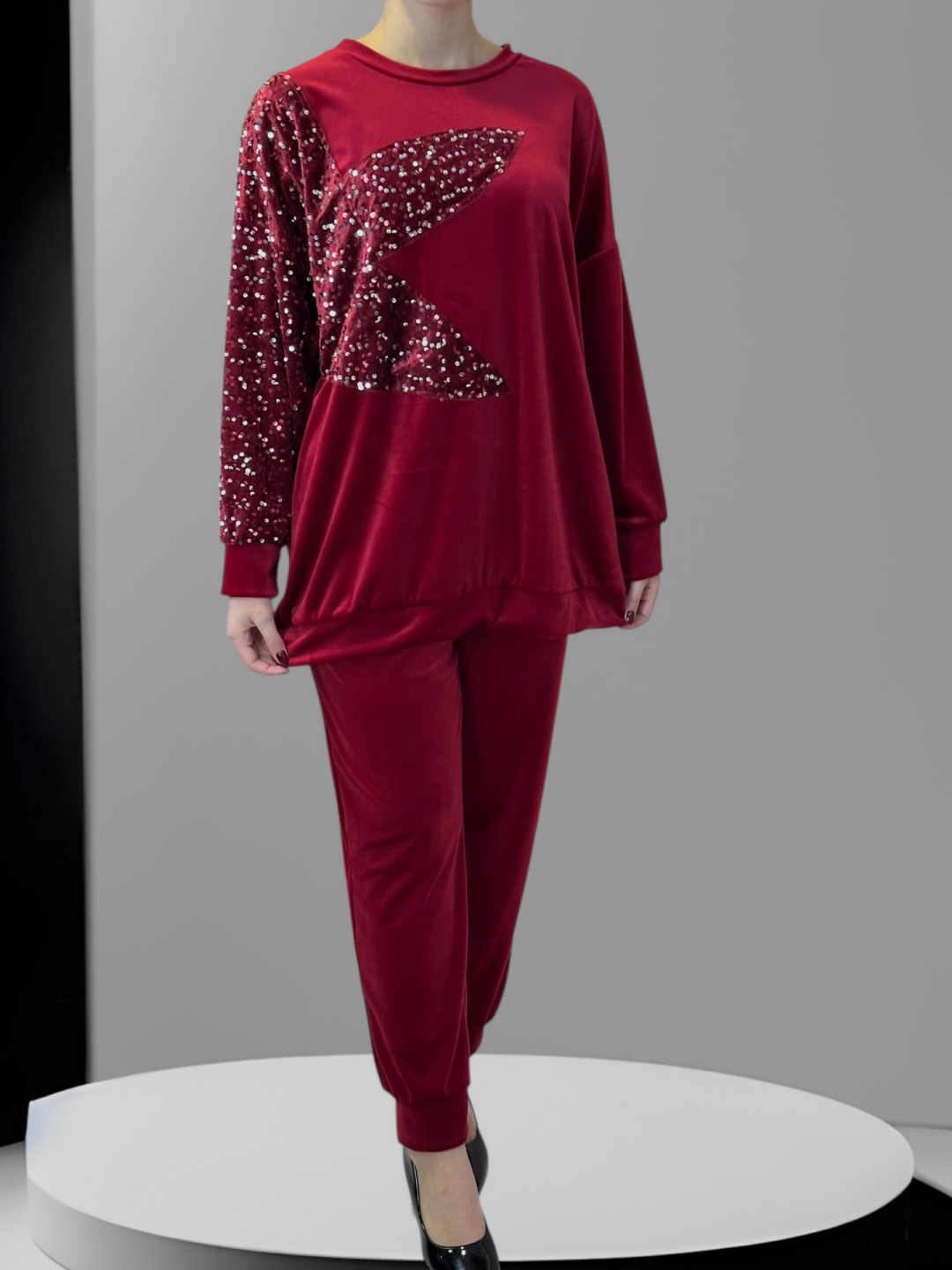 Σετ Βελούδο με Λεπτομέρεια Παγιέτας στα Μανίκια Σετ Βελούδο με Λεπτομέρεια Παγιέτας στα Μανίκια