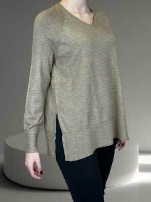 Απαλό Πουλόβερ με V Γραμμή