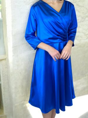 Elegant Satin Κρουαζέ Φόρεμα – Chic & Sophisticated